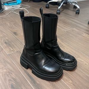Zara used Chelsea Leather Boots platform 7USA
